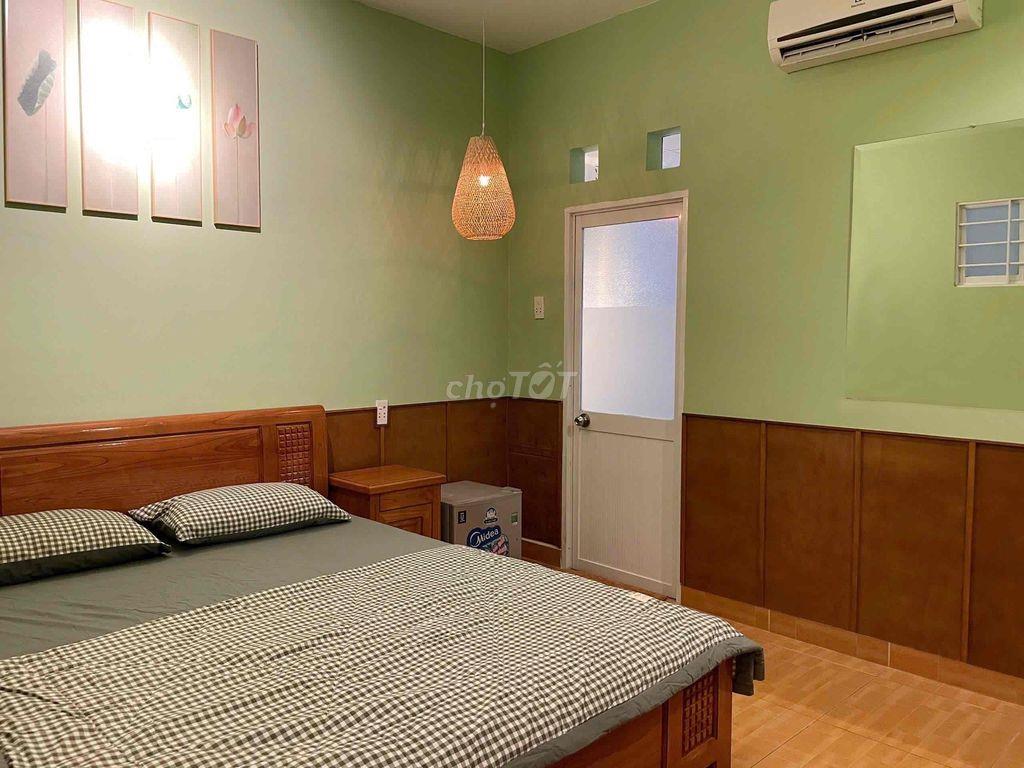 phòng trọ cách bãi sau 10p đi bộ