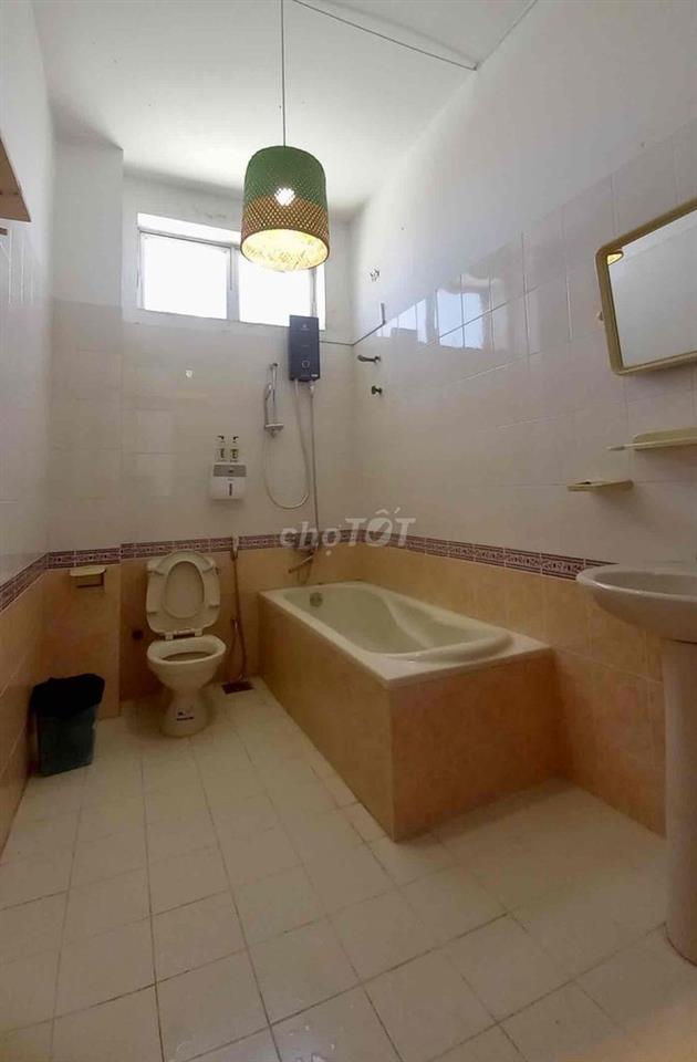 phòng trọ có cửa sổ ban công cách bãi sau 5p xe