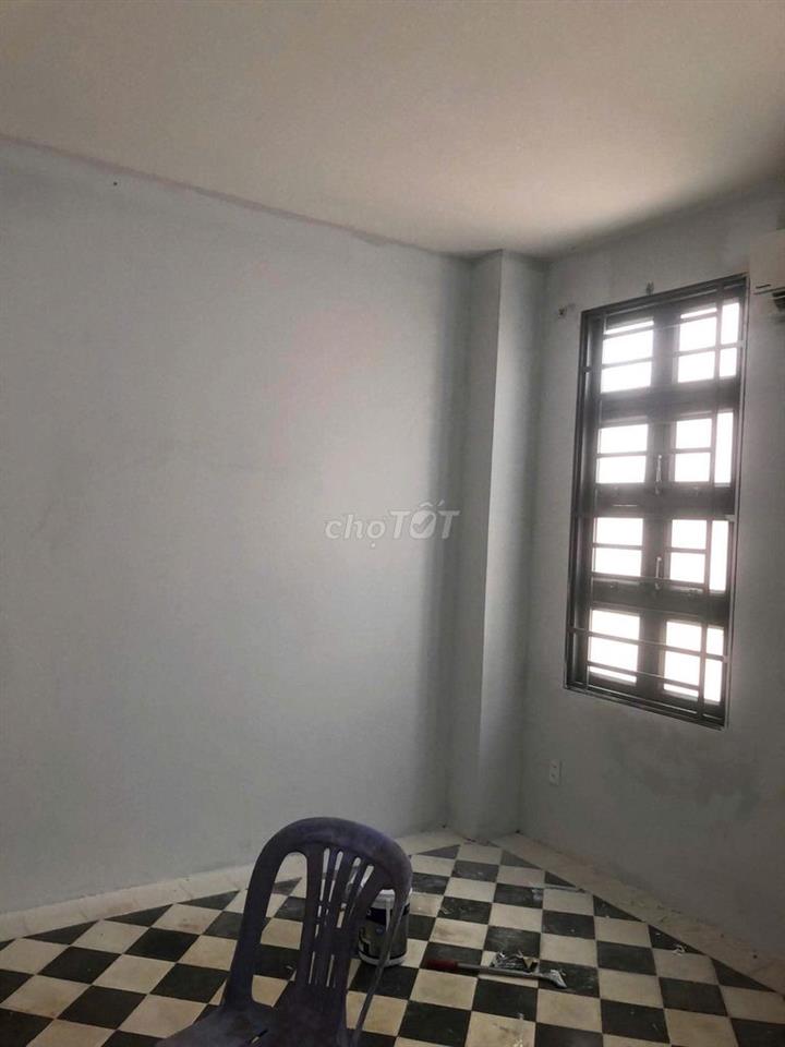 Phòng Trọ Có Sân Vườn Rộng giờ Tự Do Có Máy Lạnh Sẵn