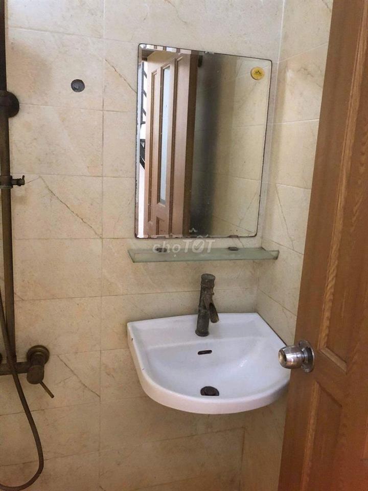 Phòng Trọ Có Sân Vườn Rộng giờ Tự Do Có Máy Lạnh Sẵn