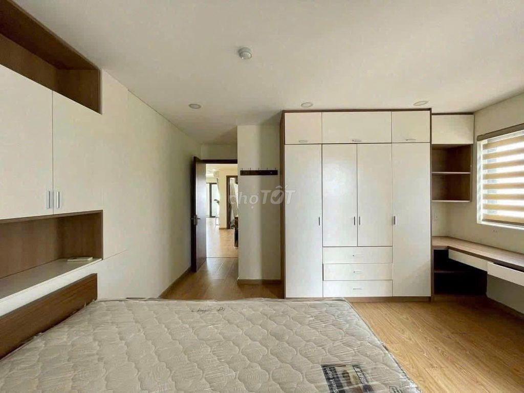 Chung cư Satra-Phan Đăng Lưu- Penhouse 200m2, 4p ngủ, giá 50tr/tháng