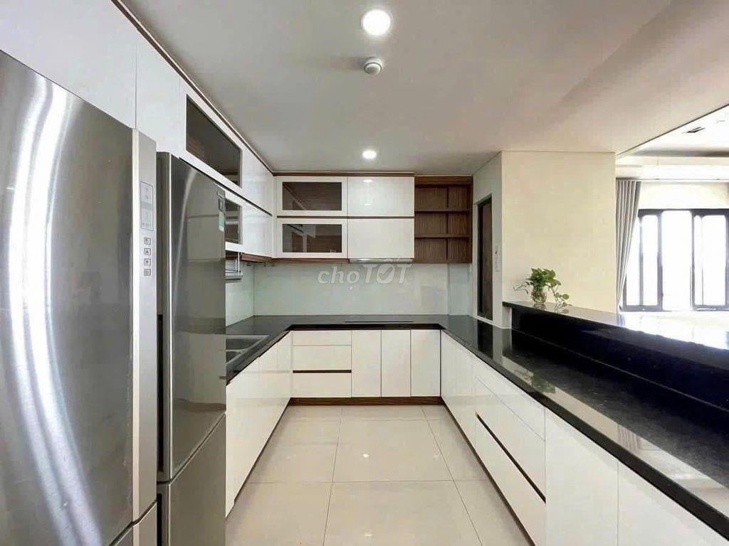 Chung cư Satra-Phan Đăng Lưu- Penhouse 200m2, 4p ngủ, giá 50tr/tháng