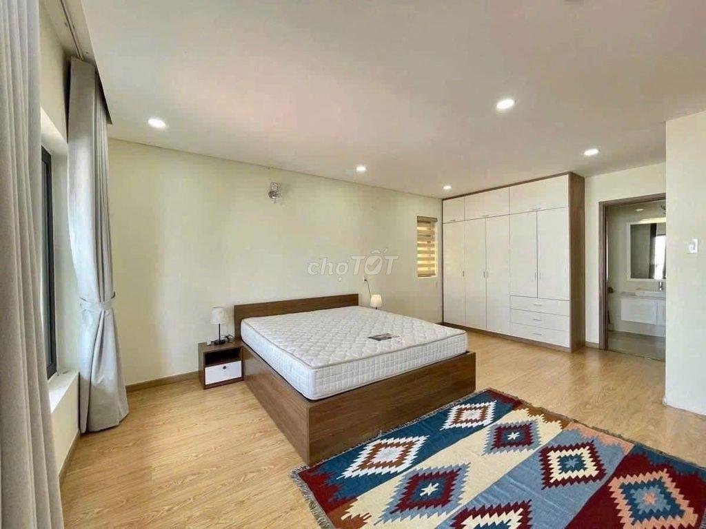 Chung cư Satra-Phan Đăng Lưu- Penhouse 200m2, 4p ngủ, giá 50tr/tháng