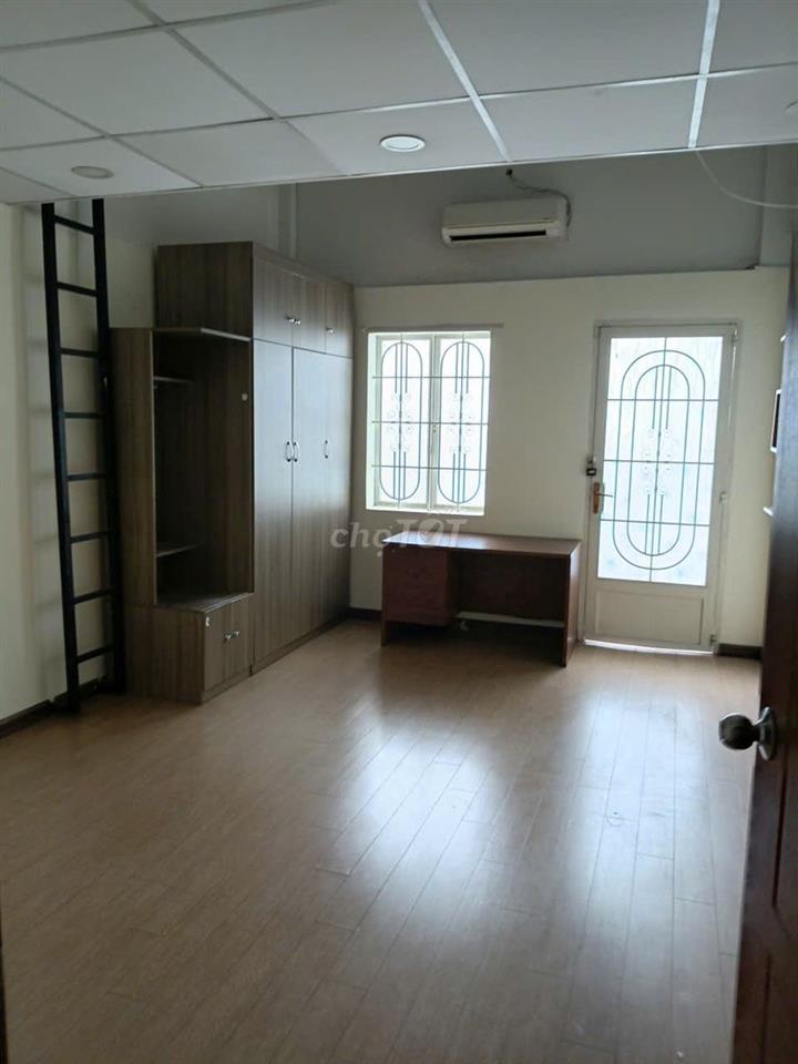 Cho thuê nhà trung tâm Quận 10