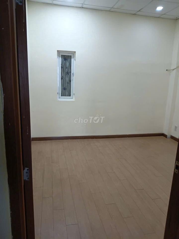 Cho thuê nhà trung tâm Quận 10