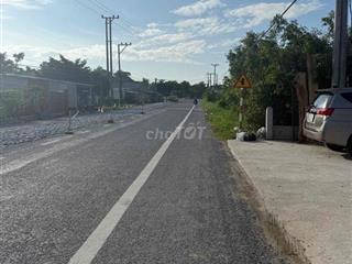bán nhà kho và sân vười mới xây dựng