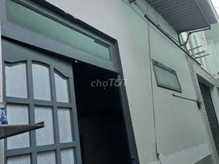 NHÀ HẼM 1 / CÁCH ĐƯỜNG XE HƠI 20 M