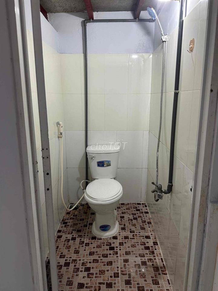 phòng mới nâng cấp,giờ giấc tự do, chính chủ, trệt, đường8m,ko ngập