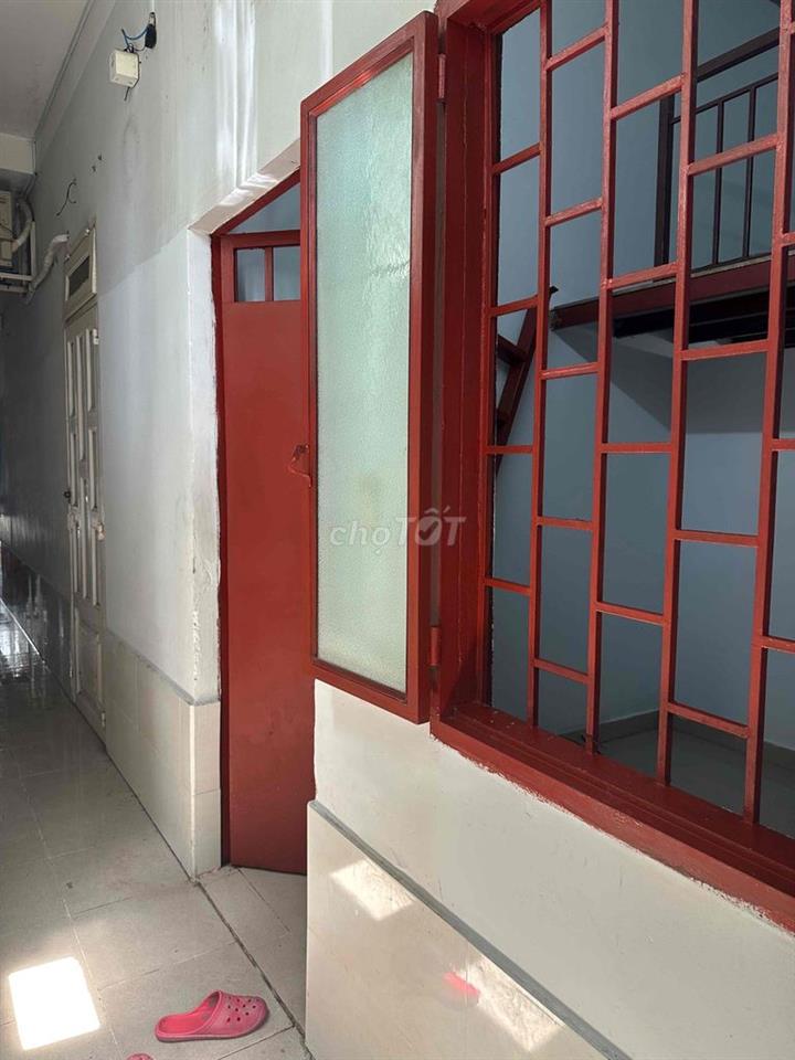 phòng mới nâng cấp,giờ giấc tự do, chính chủ, trệt, đường8m,ko ngập