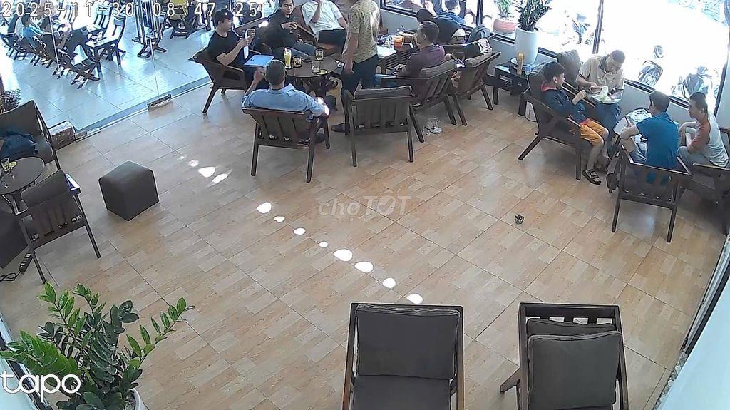 Sang quán cà phê