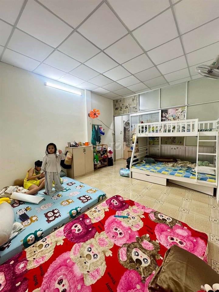Chính chủ nhà đường số 4 p16 dt 3x7m 1 lầu sổ riêng hoàn công