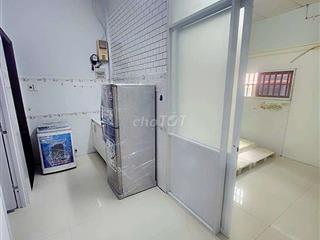 Phòng CHDV có 2pn riêng có bếp nấu ăn cửa sổ thoáng mát