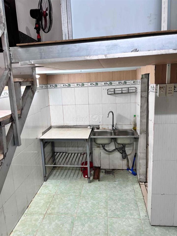 phòng có lối đi riêng. có phòng máy lạnh. yên tĩnh và an ninhh
