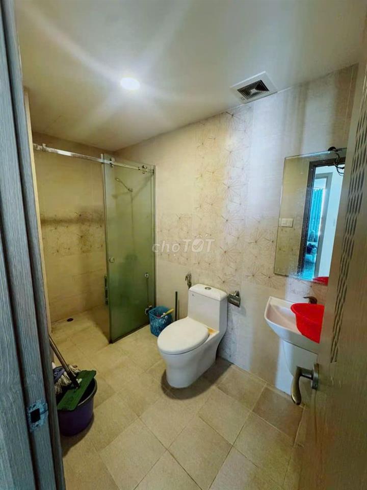 Cho thuê căn hộ Riva Park hơn 100 m², 3 phòng ngủ, đầy đủ nội thất 