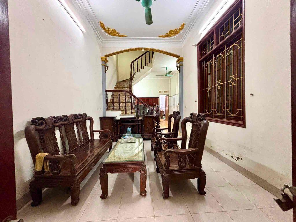 CHO THUÊ - Nhà 3 tầng full đồ Văn Phú (mặt đường Ô Tô)