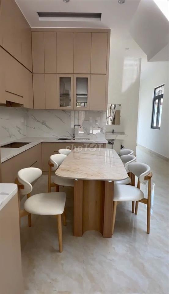 Bán gấp nhà đẹp 2 tỷ 5 ngay đường lớn HL 409, tân hiệp, bình dương