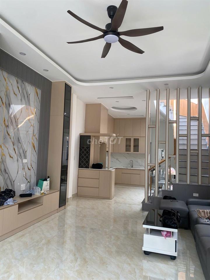 Cần bán nhà 1 trệt 1 lầu ngay chợ Tân Hiệp, Tân Uyên