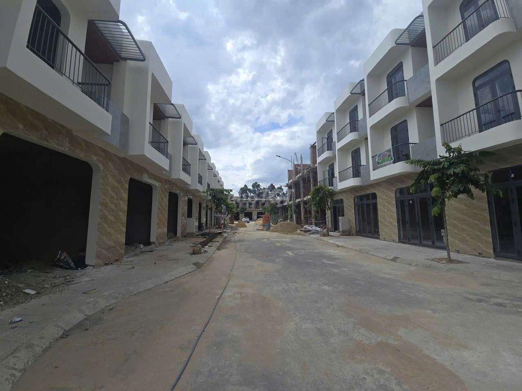 nhà tân hiệp