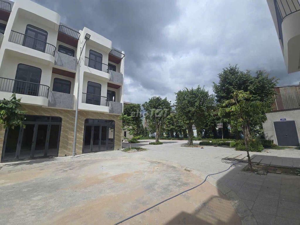 nhà tân hiệp