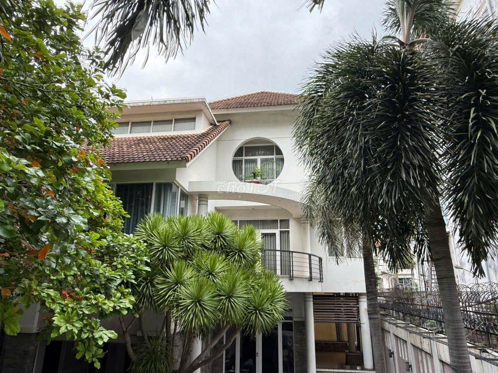 Cho thuê nguyên căn Villa  2 mặt tiền, Bình Thạnh (cũ)