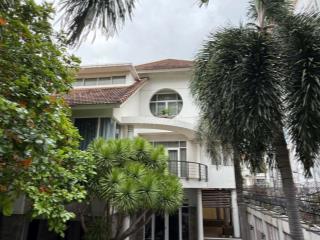 Cho thuê nguyên căn Villa  2 mặt tiền, Bình Thạnh (cũ)