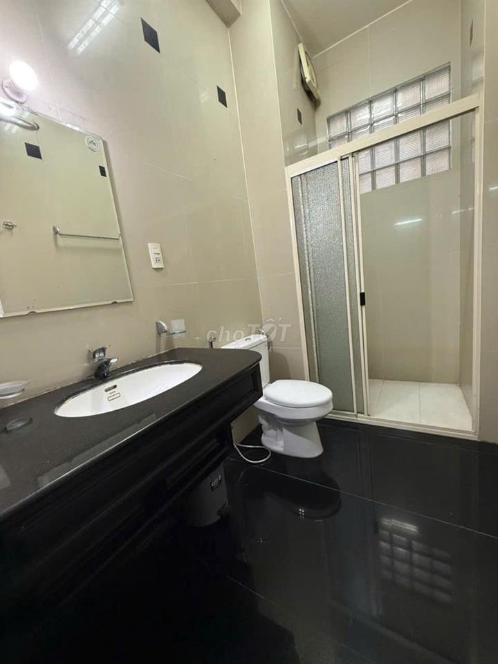 Cho thuê nguyên căn Villa  2 mặt tiền, Bình Thạnh (cũ)