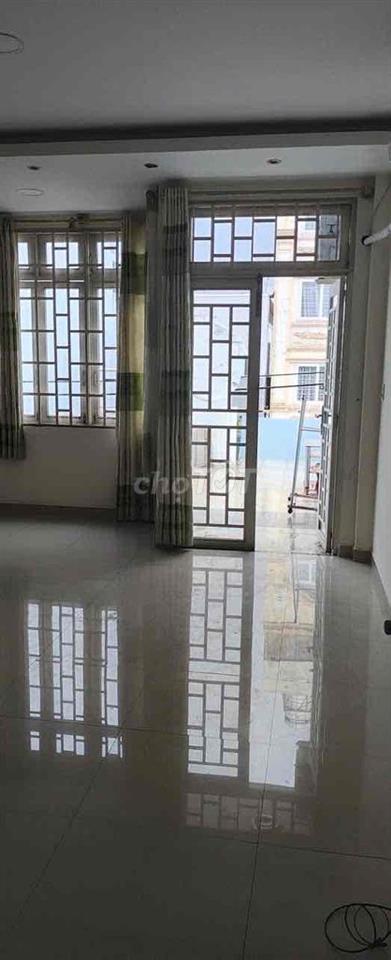 CHO NỮ THUÊ PHÒNG ĐẦY ĐỦ TIRENH NGHI