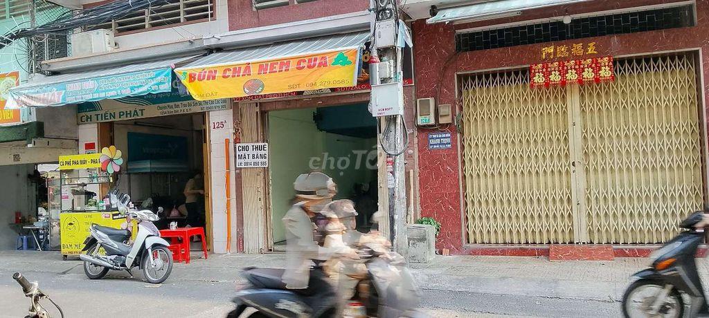 Q11 Cho thuê Mặt bằng cửa hàng (có trong nhà và điện nước) gần chợ