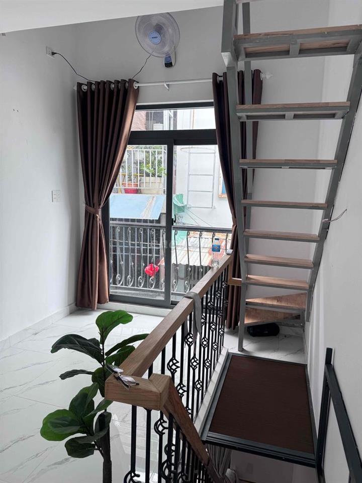 Cần 2 Nam - Ghép nhà phố đầy đủ tiện nghi