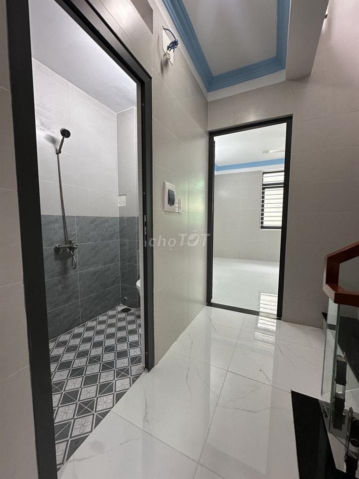 Nhà mới 100% chính chu