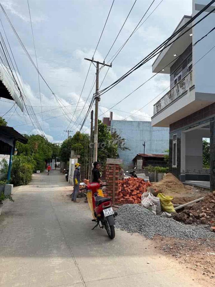 Chủ gửi: MẶT TIỀN NGAY PHAN VĂN Hớn- UỶ BAN XÃ BÀ ĐIỂM