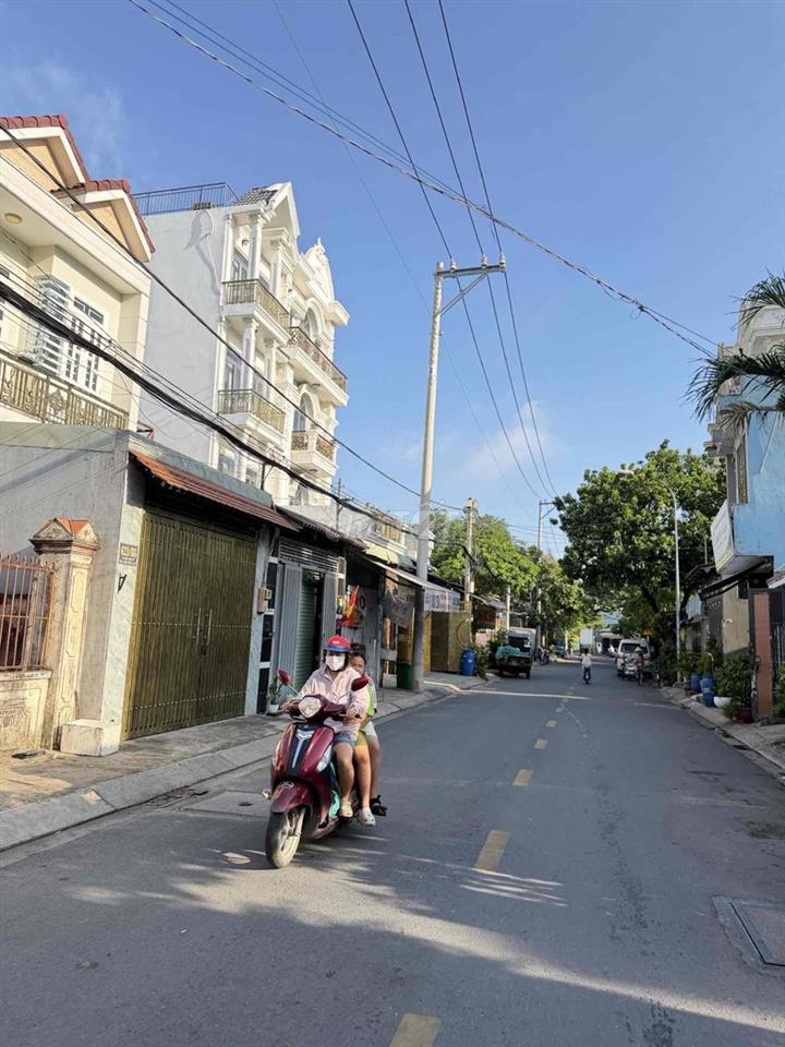Chủ gửi: 🔥 CHỈ 2,3 TỶ – NHÀ ĐẸP TRỆT + LỬNG NGAY CHỢ HÓC MÔN