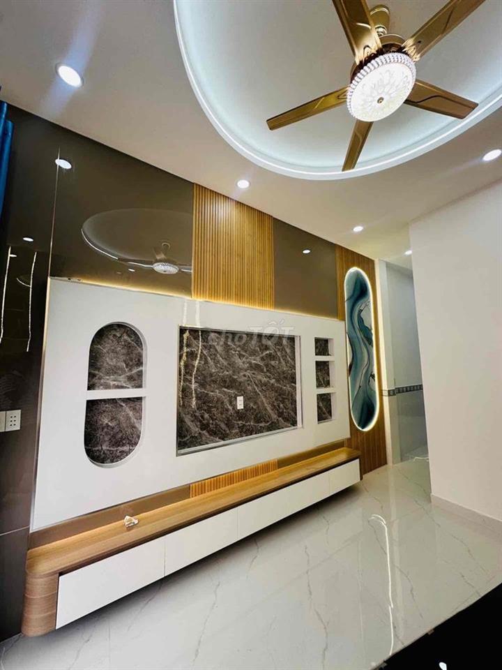 CHỈ 2Đ HƠN - NHÀ FULL NỘI THẤT - SÁT CHỢ HÓC MÔN, TRƯỜNG CẤP 3 LTK