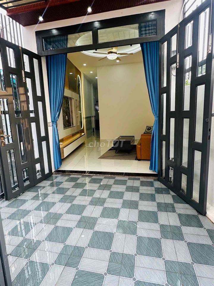 CHỈ 2Đ HƠN - NHÀ FULL NỘI THẤT - SÁT CHỢ HÓC MÔN, TRƯỜNG CẤP 3 LTK