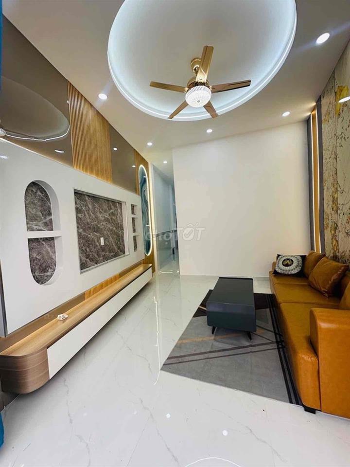 CHỈ 2Đ HƠN - NHÀ FULL NỘI THẤT - SÁT CHỢ HÓC MÔN, TRƯỜNG CẤP 3 LTK