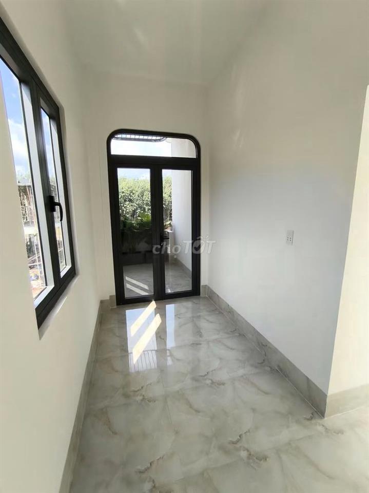 Bán gấp căn 1 lầu giá 2.5 tỷ gần chợ Tân Hiệp, Tân Uyên