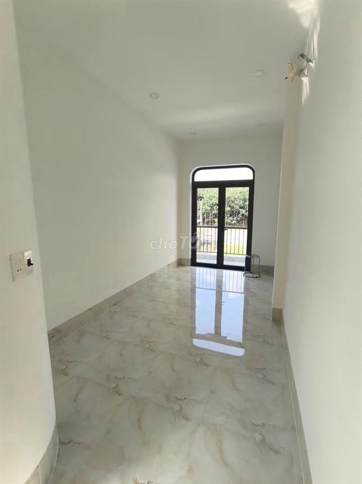 Bán gấp căn 1 lầu giá 2.5 tỷ gần chợ Tân Hiệp, Tân Uyên
