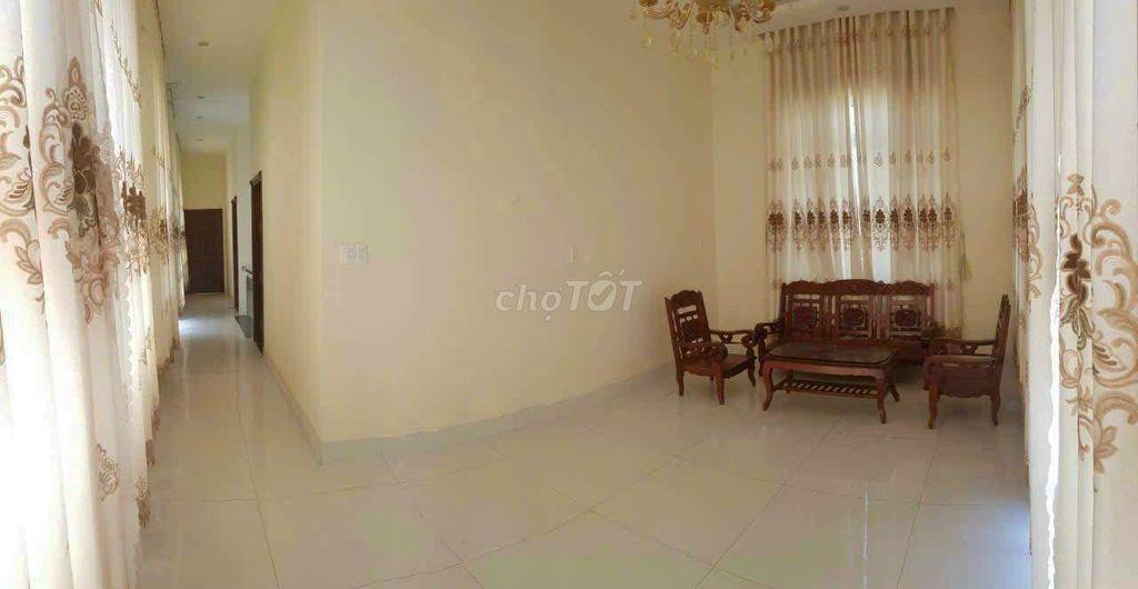 Bán nhà hai mặt tiền