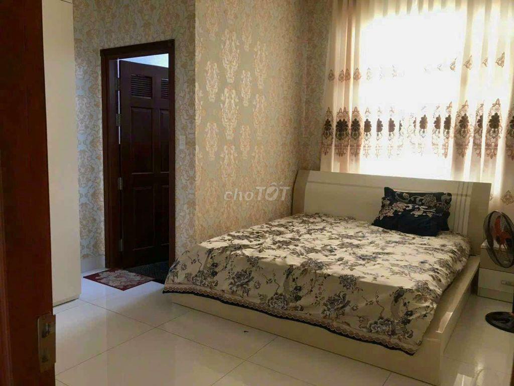Bán nhà hai mặt tiền
