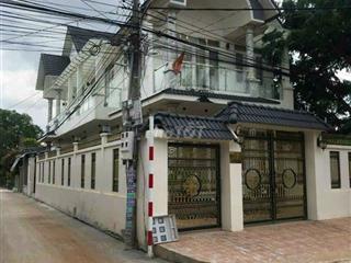 Bán nhà hai mặt tiền