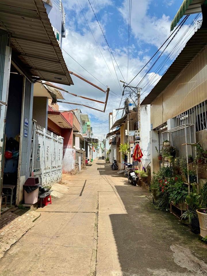 NHÀ HẺM 49 TRƯƠNG ĐĂNG QUẾ NỘI THẤT CƠ BẢN