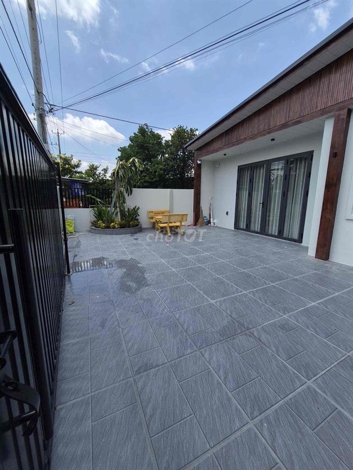 🔥 BÁN NHÀ ĐẸP 2 MẶT TIỀN – NGANG 9,8M – SÂN Ô TÔ – GẦN CHỢ, TRƯỜNG HỌC