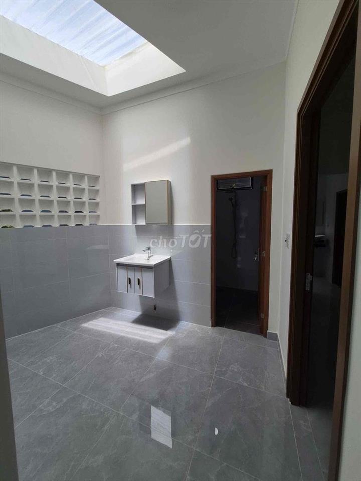 🔥 BÁN NHÀ ĐẸP 2 MẶT TIỀN – NGANG 9,8M – SÂN Ô TÔ – GẦN CHỢ, TRƯỜNG HỌC