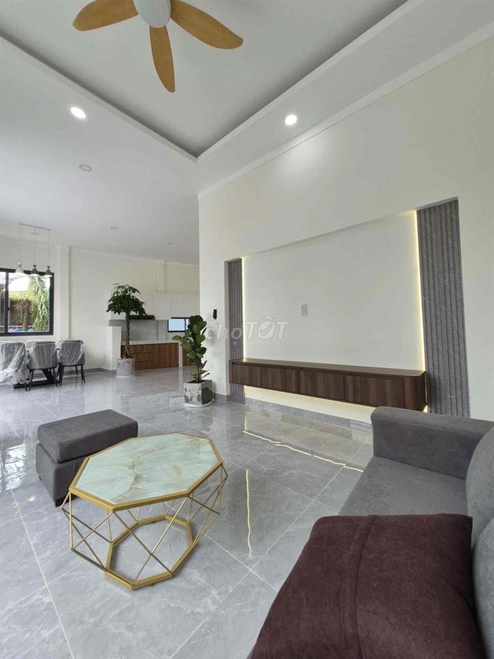 🔥 BÁN NHÀ ĐẸP 2 MẶT TIỀN – NGANG 9,8M – SÂN Ô TÔ – GẦN CHỢ, TRƯỜNG HỌC