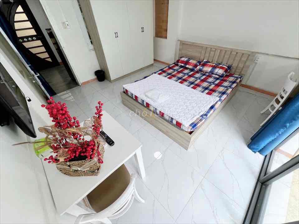 1PN bancong + máy giặt riêng ngay Phan Xích Long