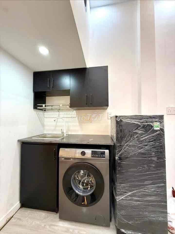 1Pn máy giặt riêng + bancong ngay Phan Đình Phùng