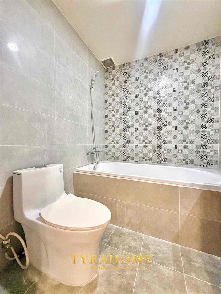✨ CĂN HỘ CÓ “GÓC CHILL” RIÊNG – THIẾT KẾ KÍNH, ÁNH ĐÈN ẤM VÀ VIEW THOÁ