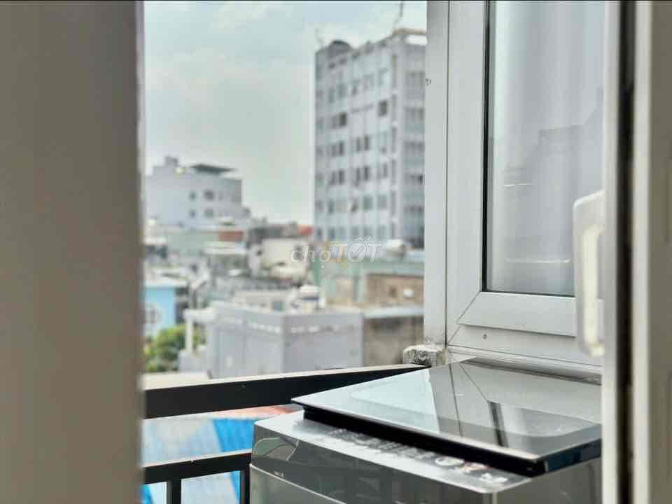 1PN ngay Lê Văn Sỹ - tone trắng nhẹ nhàng - bancong ngập nắng