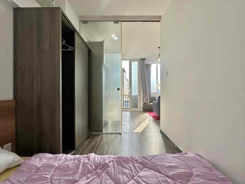 1PN ngay Lê Văn Sỹ - tone trắng nhẹ nhàng - bancong ngập nắng