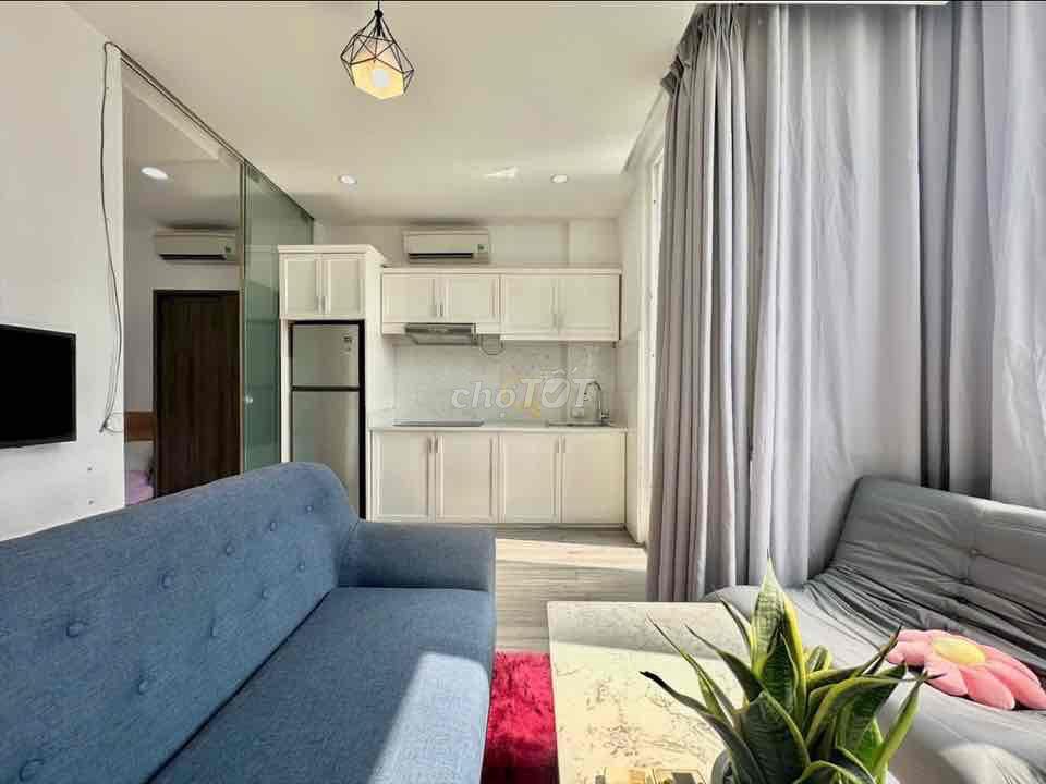 1PN ngay Lê Văn Sỹ - tone trắng nhẹ nhàng - bancong ngập nắng